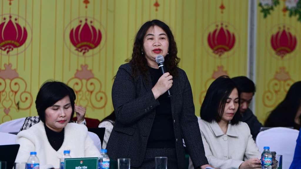 Đại biểu tham luận tại hội nghị