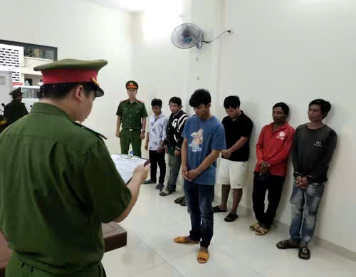 Các đối tượng tại cơ quan Công an (Ảnh: CA)