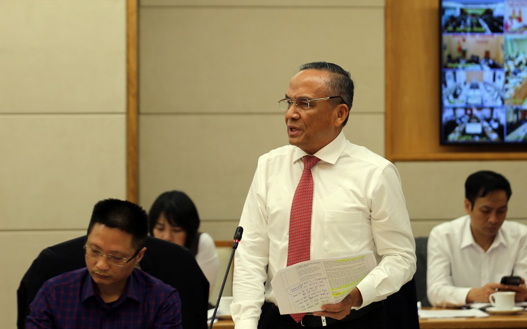 Chủ tịch Hiệp hội Bất động sản TPHCM Lê Hoàng Châu phát biểu tại cuộc họp - Ảnh: VGP/Minh Khôi