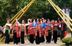 Phiên chợ vùng cao tại Làng Văn hóa - Du lịch các dân tộc