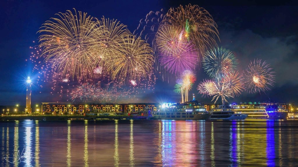 Trải nghiệm ngắm pháo hoa tại Quảng Ninh Trải nghiệm ngắm pháo hoa tại Quảng Ninh