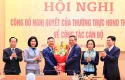 Công bố Nghị quyết của HĐND TP Hà Nội về công tác cán bộ