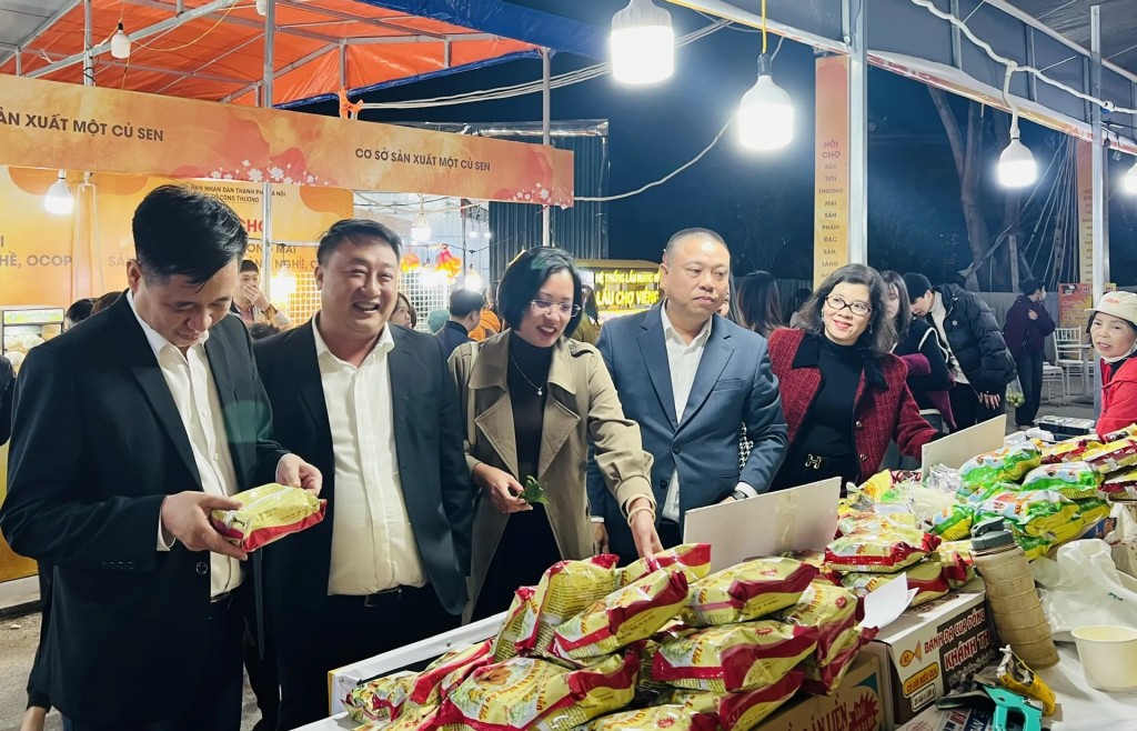 Hà Nội: Phát triển làng nghề gắn với bảo tồn di sản, phát huy bản sắc văn hoá