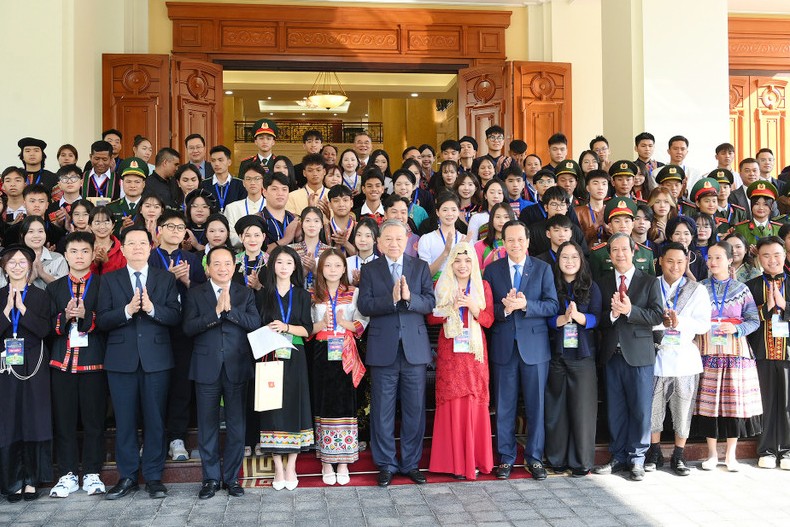 Tổng Bí thư Tô Lâm: Tạo nguồn cán bộ người dân tộc thiểu số từ học sinh, sinh viên xuất sắc