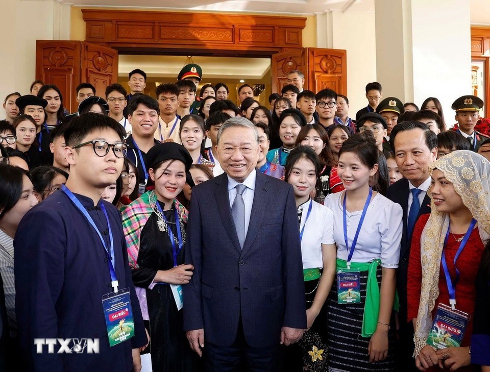 Tổng Bí thư Tô Lâm: Tạo nguồn cán bộ người dân tộc thiểu số từ học sinh, sinh viên xuất sắc