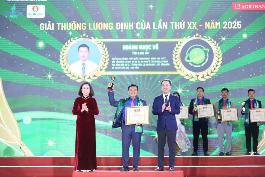 Tôn vinh nhà nông trẻ: Khát vọng xanh từ làng quê Việt