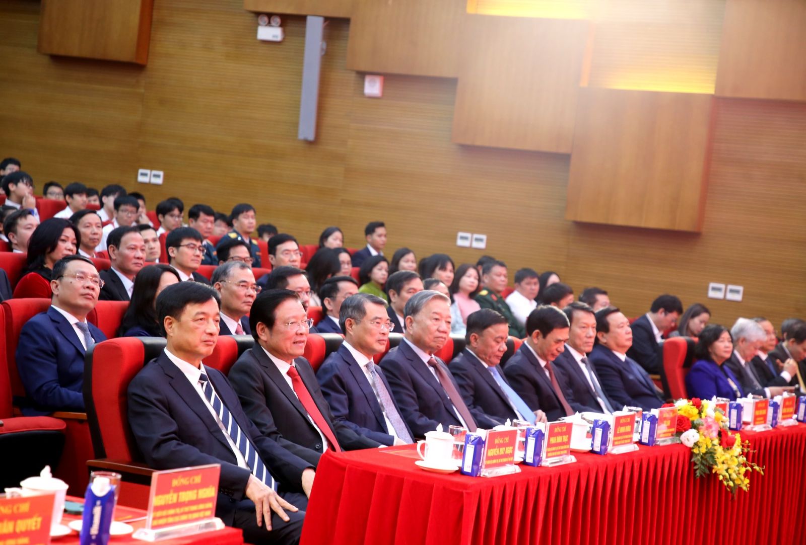 Khai mạc triển lãm “Đảng Cộng sản Việt Nam - Từ Đại hội đến Đại hội”