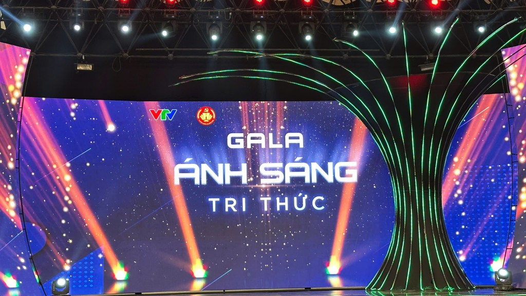 Gala “Ánh sáng Tri thức” 2025 tôn vinh đội ngũ trí thức, nhà khoa học, văn nghệ sĩ