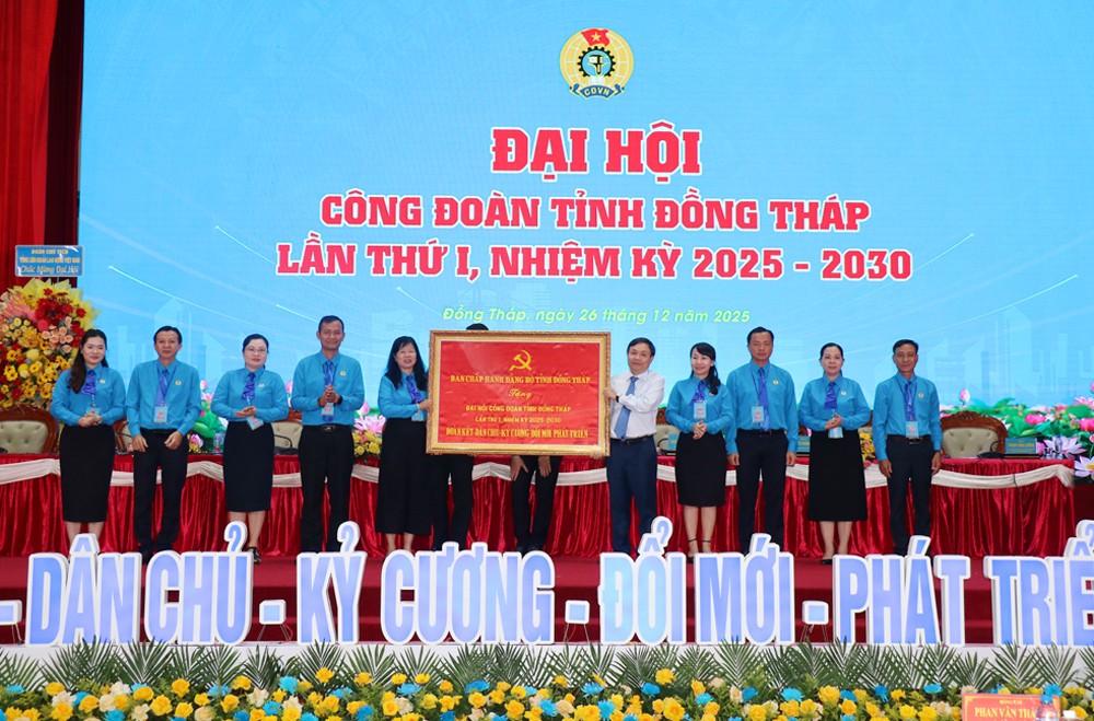 Bà Huỳnh Thị Tuyết vui giữ chức Chủ tịch Liên đoàn Lao động tỉnh Đồng Tháp