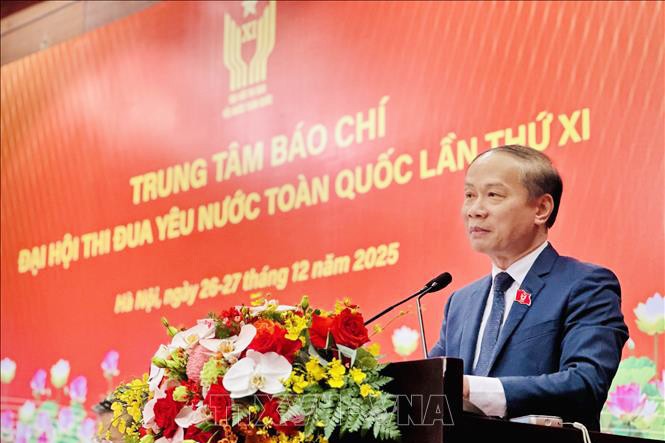 Ông Phạm Tất Thắng, Phó Trưởng Ban Tuyên giáo và Dân vận Trung ương phát biểu tại họp báo (Ảnh: TTXVN)