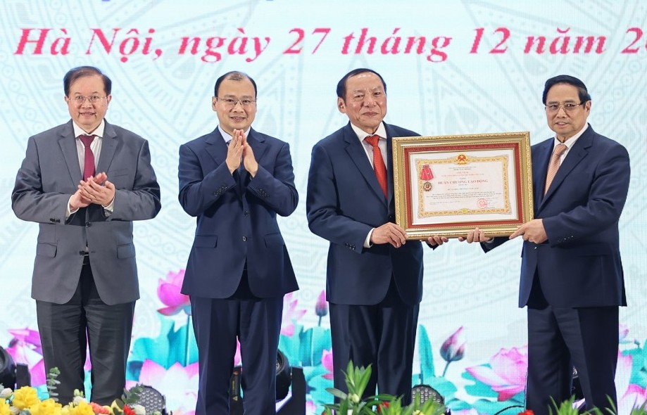 Phát huy truyền thống, nghĩ sâu, làm lớn, vững bước tiến vào kỷ nguyên mới