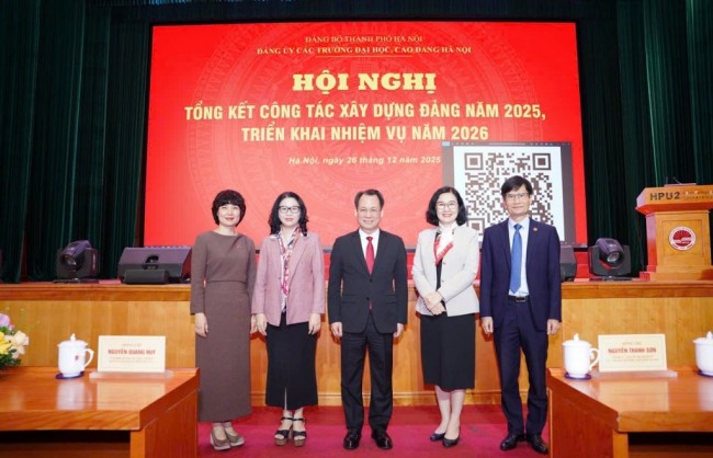 Học viện Nông nghiệp Việt Nam được Thành uỷ Hà Nội tặng bằng khen