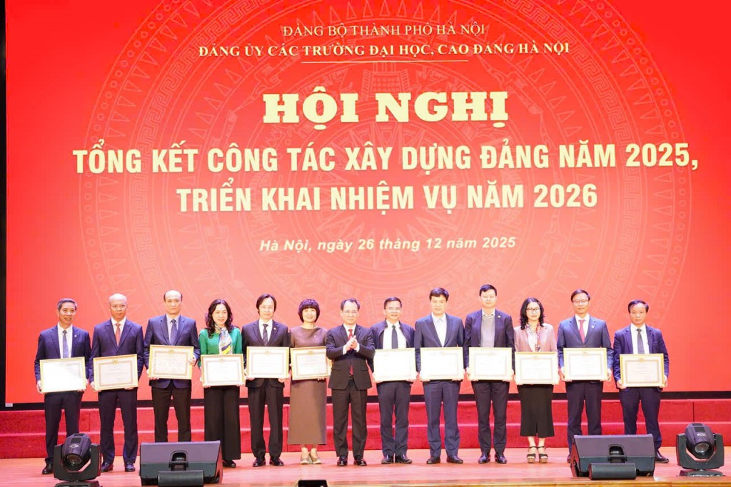 Đảng bộ Học viện Nông nghiệp Việt Nam tạo đột phá trong khoa học công nghệ và đào tạo.