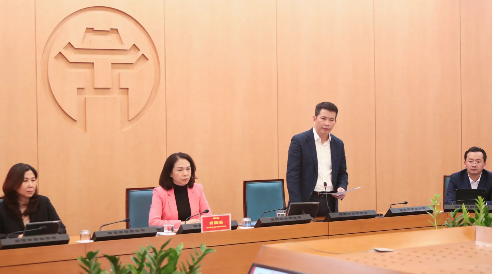 Đồng chí Phạm Tuấn Long - Thành ủy viên, Giám đốc Sở Văn hóa và Thể thao Hà Nội trình bày tham luận từ điểm cầu Hà Nội