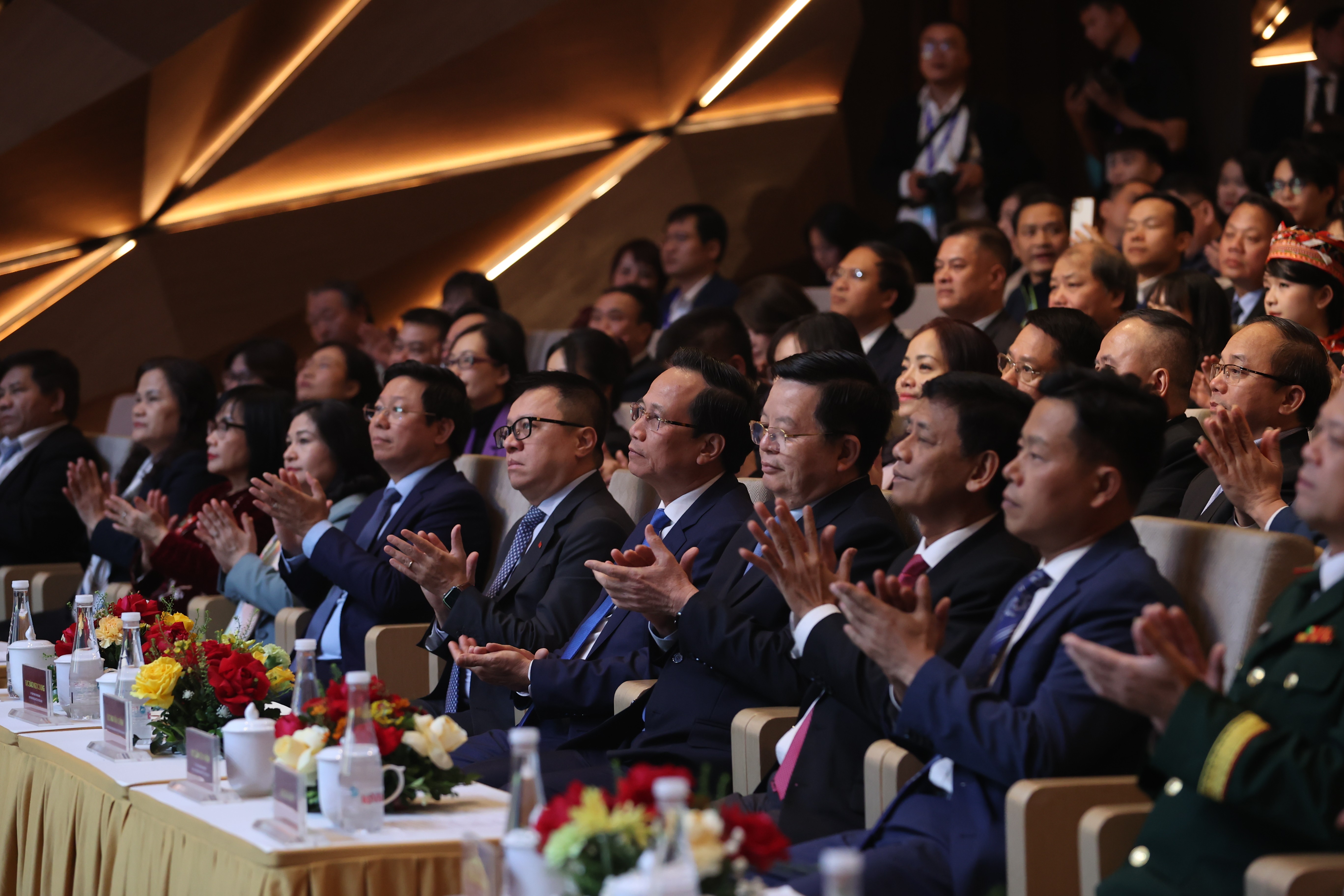 Các đại biểu tham dự lễ tuyên dương