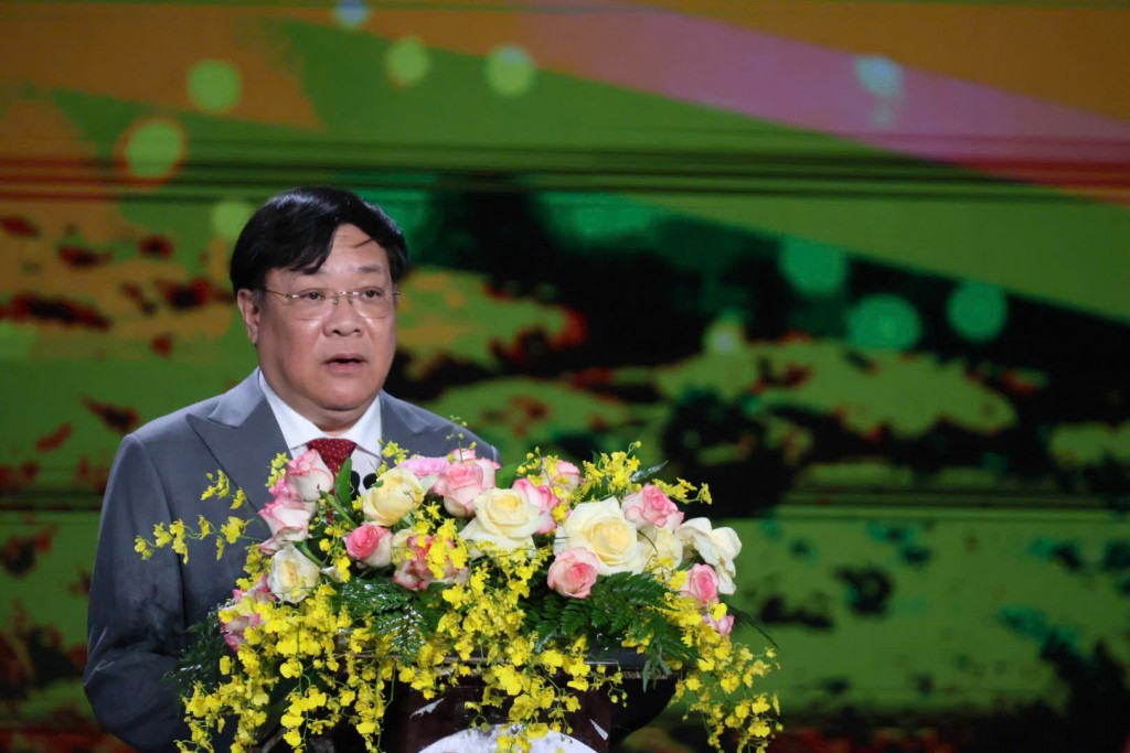 Phạm Thành Ngại, Phó bí thư Tỉnh ủy, Chủ tịch UBND tỉnh Đồng Tháp phát biểu khai mạc Festival.