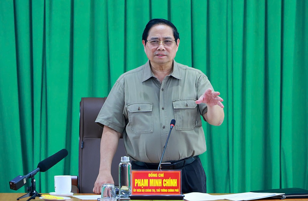 Thủ tướng làm việc với các bộ, ngành, cơ quan và tỉnh Cà Mau ngay tại Bộ Chỉ huy tiền phương các dự án - Anh: TTXVN