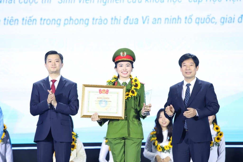 Sinh viên Việt khẳng định bản lĩnh, sẵn sàng đảm đương sứ mệnh mới