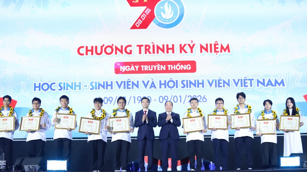 Sinh viên Việt khẳng định bản lĩnh, sẵn sàng đảm đương sứ mệnh mới