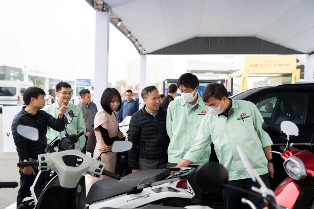 Người dùng Hà Nội nói gì về xe máy điện VinFast sau vòng lái thử ở Vietnam Mobility Show 2025?