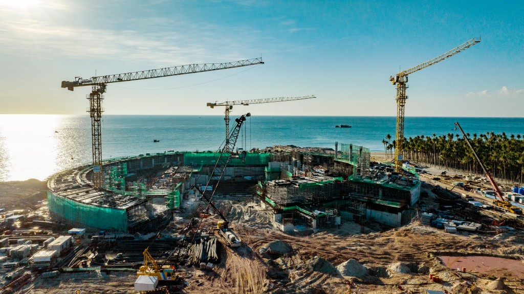 Hình hài Trung tâm Hội nghị và Triển lãm APEC Phú Quốc sau nửa năm xây dựng Hình hài Trung tâm Hội nghị và Triển lãm APEC Phú Quốc sau nửa năm xây dựng