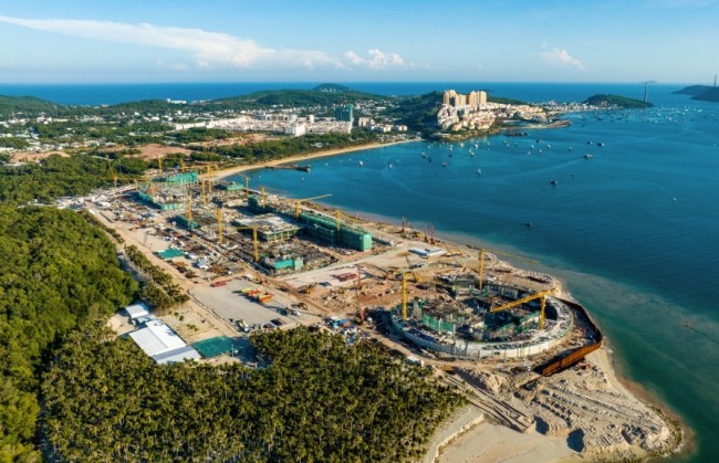 Hình hài Trung tâm Hội nghị và Triển lãm APEC Phú Quốc sau nửa năm xây dựng