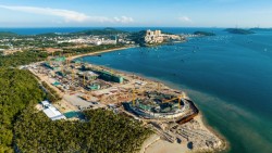 Hình hài Trung tâm Hội nghị và Triển lãm APEC Phú Quốc sau nửa năm xây dựng