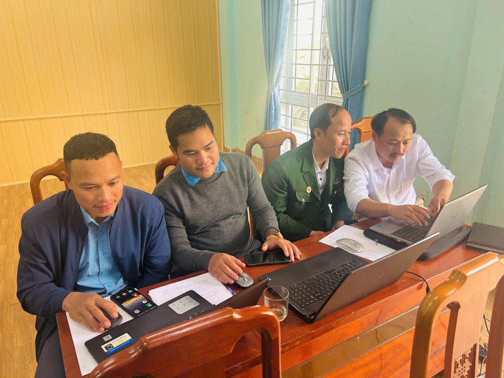 Qua lớp tập huấn, đội ngũ cán bộ và người lao động xã đã được trang bị thêm kiến thức cập nhật, kỹ năng mới để từng bước ứng dụng AI trong hoạt động quản lý, điều hành, chuyên môn