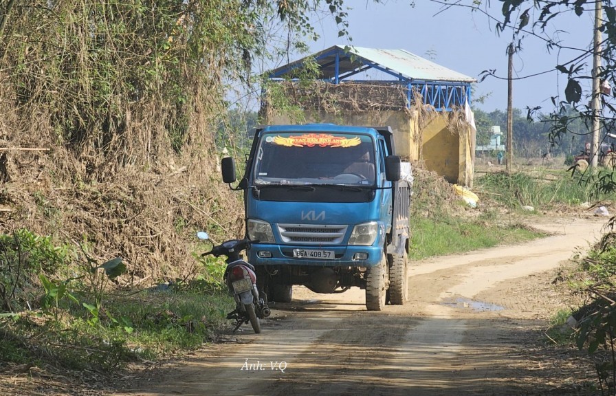 Đà Nẵng: Cần quản lý chặt chẽ lượng lớn đất bồi sau lũ