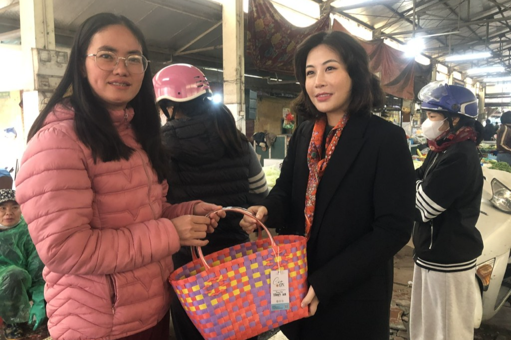 Phó trưởng Ban công tác Đoàn và Thanh thiếu nhi cơ quan Ủy ban MTTQ TP Hà Nội Nguyễn Phương Thảo