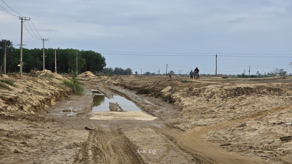 Đà Nẵng: Tránh tình trạng đất tặc đại náo làng quê sau lũ