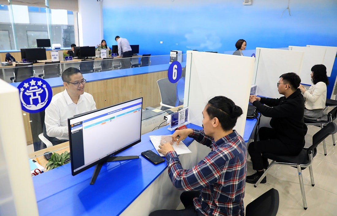 Bứt tốc chuyển đổi số, kiến tạo hệ sinh thái phục vụ Nhân dân