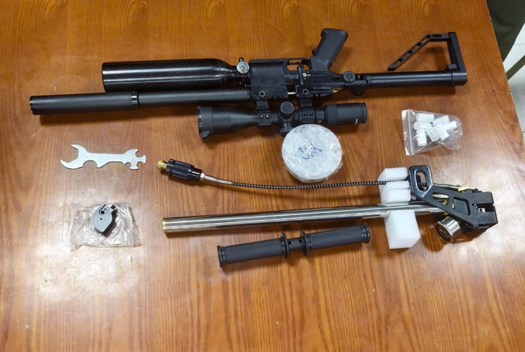 Cảnh sát thu giữ khẩu súng tang vật vụ án