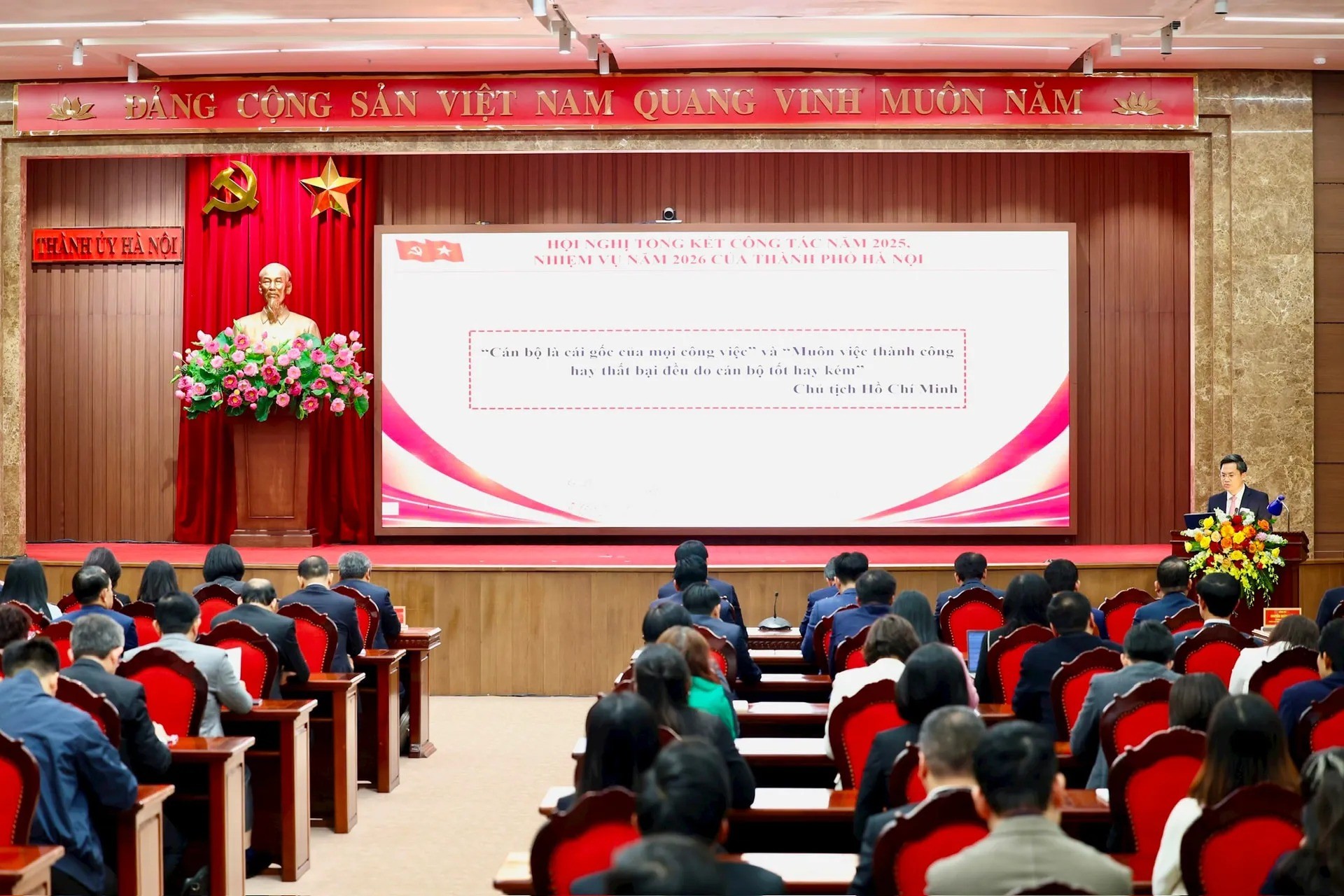 Quang cảnh hội nghị tại điểm Thành uỷ Hà Nội