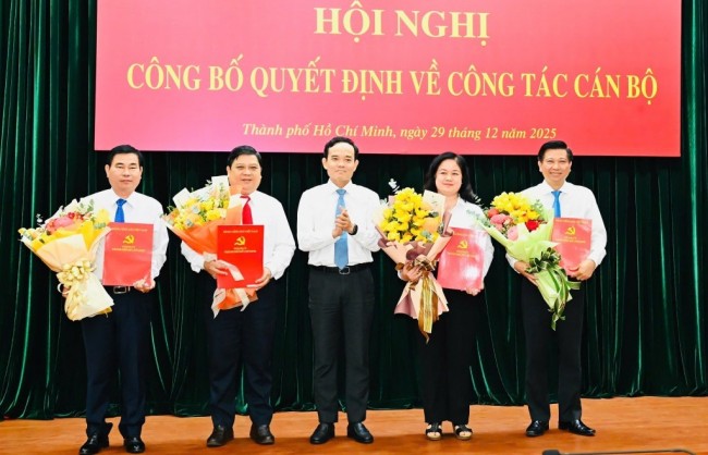 Thành ủy TP Hồ Chí Minh công bố các quyết định về công tác