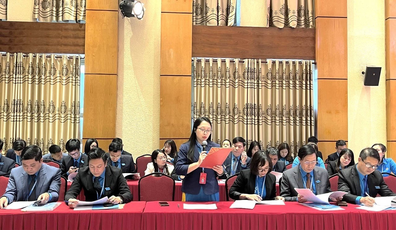 Tạo đột phá từ đối thoại tiền lương và chuyển đổi số