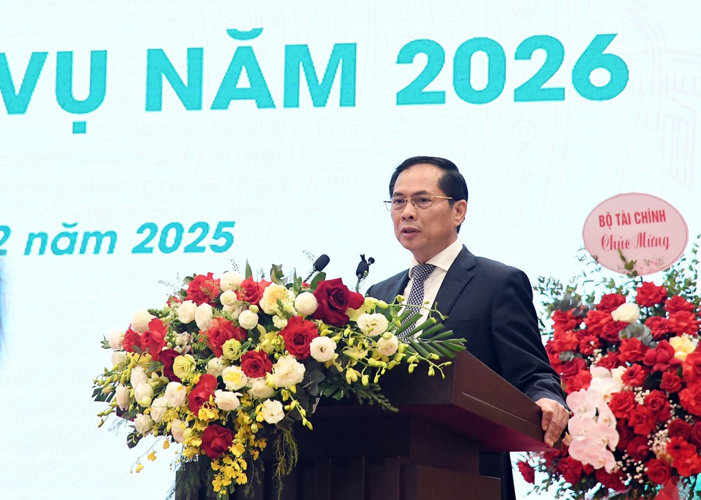 Phó Thủ tướng Bùi Thanh Sơn đánh giá, năm 2025, mặc dù phải đối mặt với nhiều khó khăn nhưng Vinachem đã đạt được nhiều thành quả rất đáng tự hào - Ảnh: VGP/Hải Minh