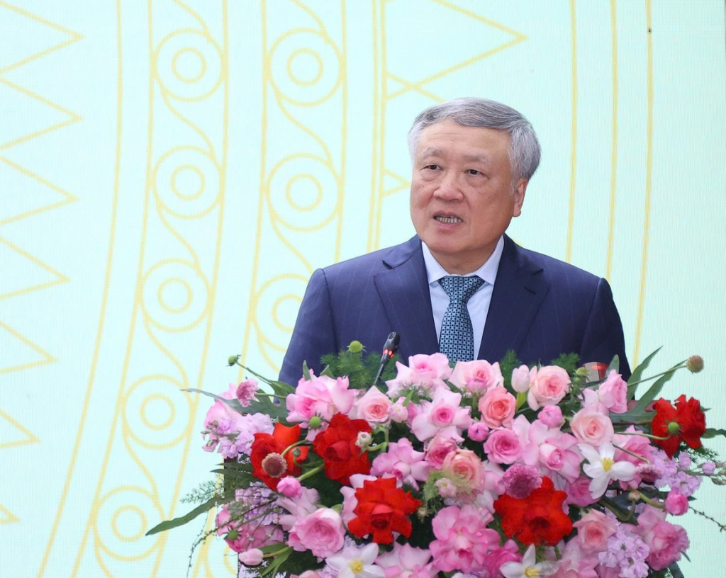 Phó Thủ tướng Thường trực Chính phủ Nguyễn Hòa Bình yêu cầu Bộ và ngành Nội vụ tiếp tục có những đóng góp tích cực, thiết thực hơn trong công tác tổ chức vận hành bộ máy chính quyền mới - Ảnh: VGP/Đình Hải