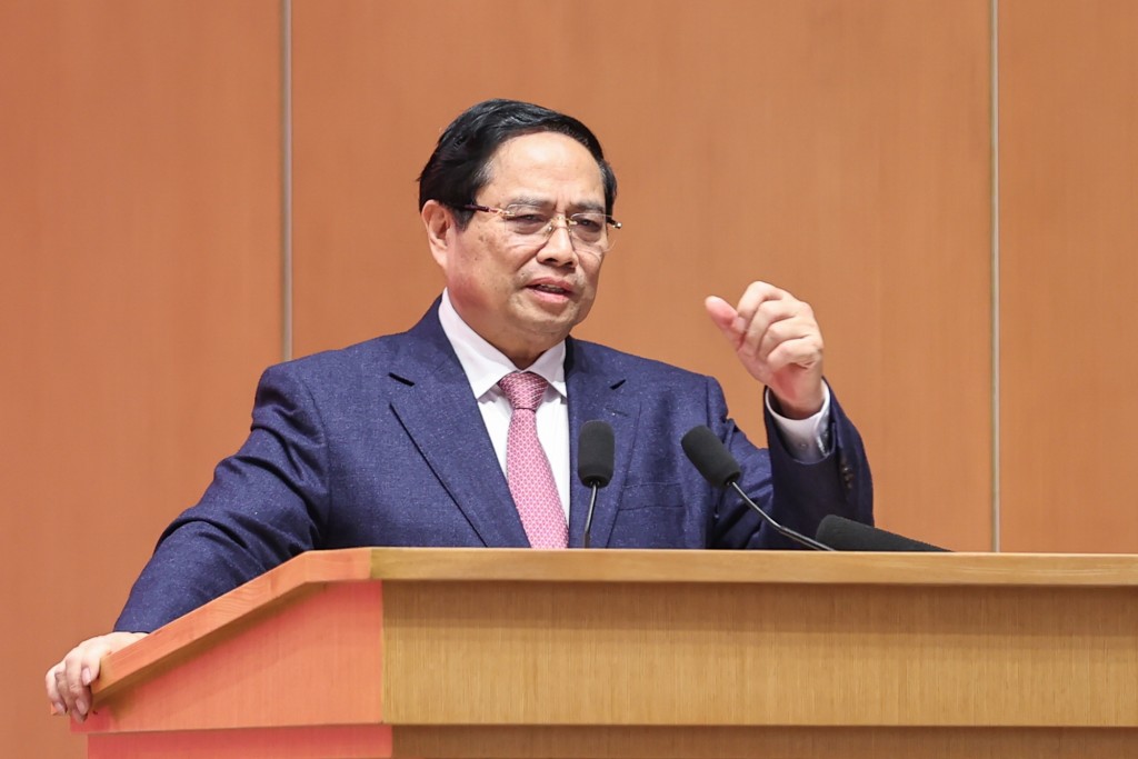 Thủ tướng chia sẻ nhiều câu chuyện cụ thể, ấn tượng đáng nhớ trong hoạt động đối ngoại của Lãnh đạo Đảng, Nhà nước và của cá nhân mình - Ảnh: VGP/Nhật Bắc