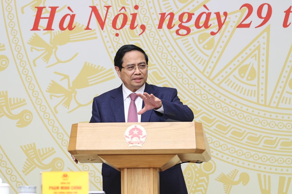 Thủ tướng yêu cầu điều hành chính sách tiền tệ chủ động, linh hoạt, phù hợp, hiệu quả, góp phần giữ vững ổn định kinh tế vĩ mô và kiểm soát lạm phát - Ảnh: VGP/Nhật Bắc