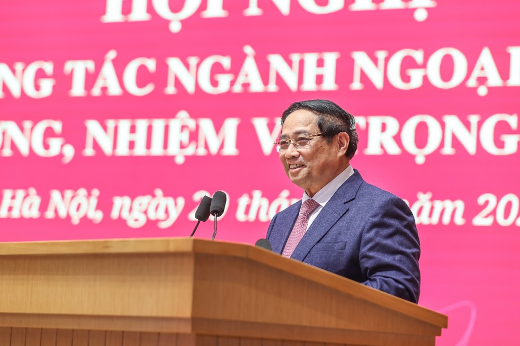 Thủ tướng mong muốn các cán bộ ngoại giao phải phát huy cao nhất tinh thần 24 chữ - Ảnh: VGP/Nhật Bắc