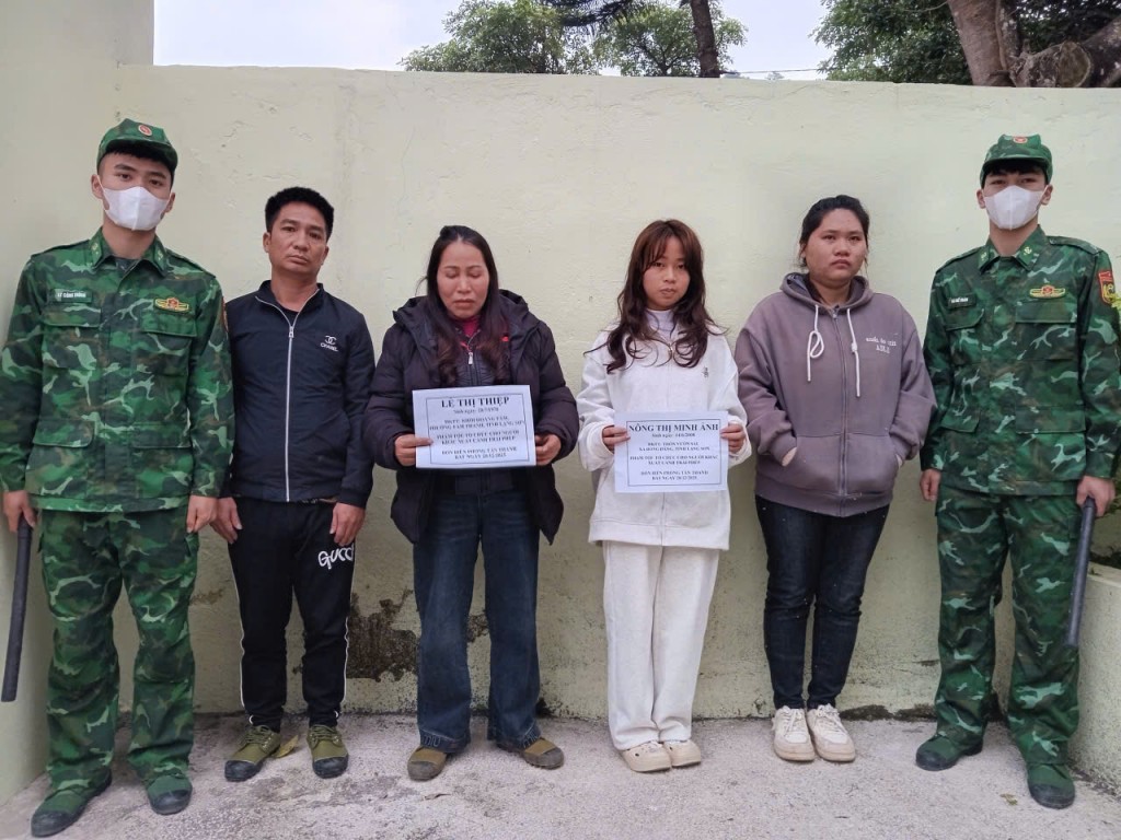 Biên phòng Lạng Sơn liên tiếp bắt giữ các đối tượng xuất, nhập cảnh trái phép Biên phòng Lạng Sơn liên tiếp bắt giữ các đối tượng xuất, nhập cảnh trái phép