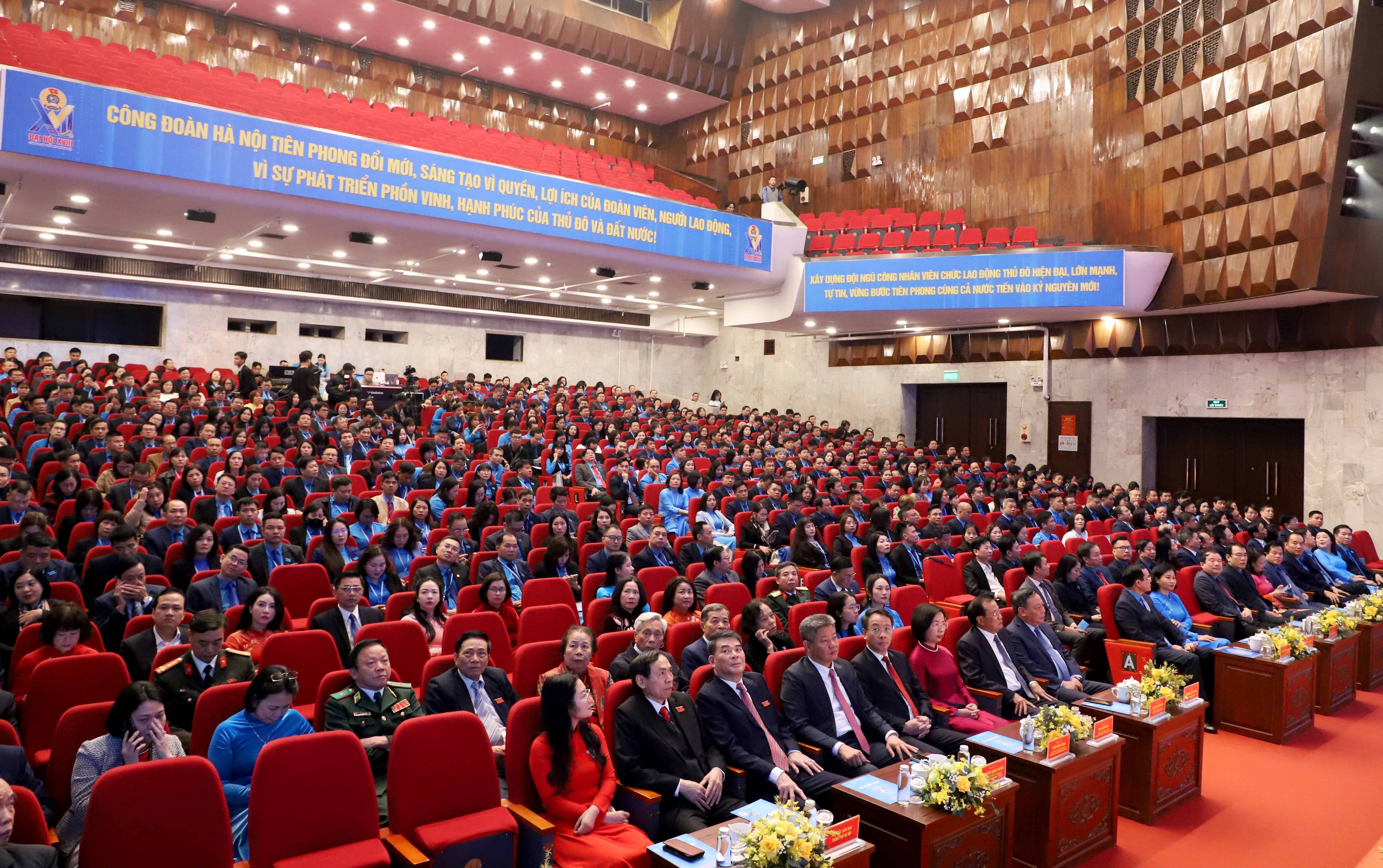 Xây dựng tổ chức Công đoàn Thủ đô vững mạnh toàn diện, hiện đại Xây dựng tổ chức Công đoàn Thủ đô vững mạnh toàn diện, hiện đại