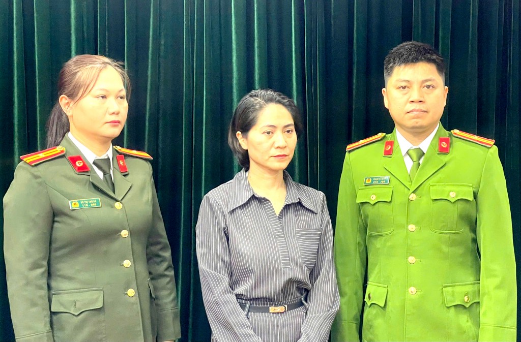 Đối tượng Nguyễn Thị Thu Hà tại Cơ quan Công an Đối tượng Nguyễn Thị Thu Hà tại Cơ quan Công an