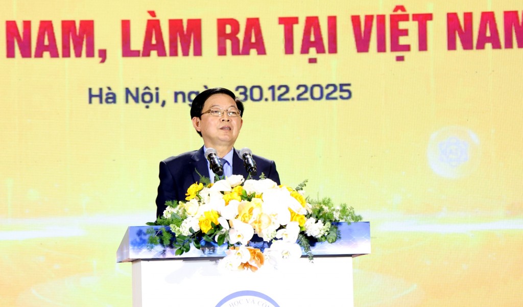 Phó Thủ tướng Hồ Quốc Dũng thay mặt lãnh đạo Chính phủ ghi nhận, biểu dương và đánh giá cao những nỗ lực, cố gắng và kết quả đạt được của cộng đồng doanh nghiệp công nghệ Việt Nam - Ảnh: VGP/Gia Huy