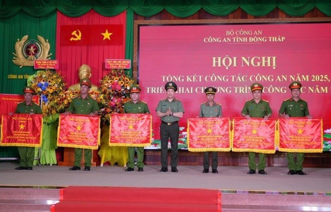 “Lá chắn thép” giữ vững bình yên cho người dân ở Đất Sen hồng