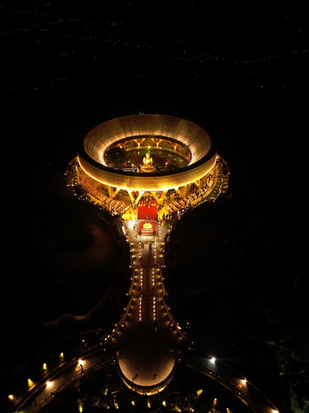 Núi Bà Đen là nơi hiếm hoi an vị kim thân Đức Phật Câu Na Hàm Mâu Ni tại Việt Nam (Ảnh: Nguyễn Thanh Cường)