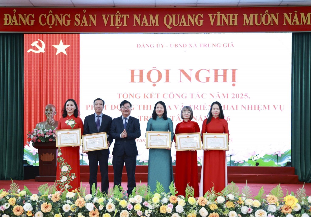 Xuân mới trên quê hương Trung Giã anh hùng Xuân mới trên quê hương Trung Giã anh hùng