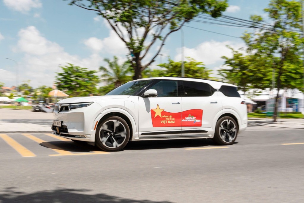 “Xe Chủ tịch” VinFast VF 9 phá vỡ rào cản giá trong phân khúc SUV full-size “Xe Chủ tịch” VinFast VF 9 phá vỡ rào cản giá trong phân khúc SUV full-size