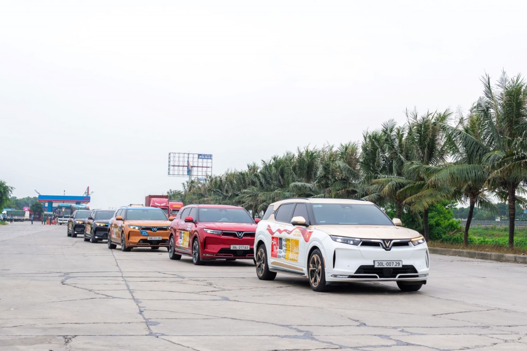 “Xe Chủ tịch” VinFast VF 9 phá vỡ rào cản giá trong phân khúc SUV full-size “Xe Chủ tịch” VinFast VF 9 phá vỡ rào cản giá trong phân khúc SUV full-size